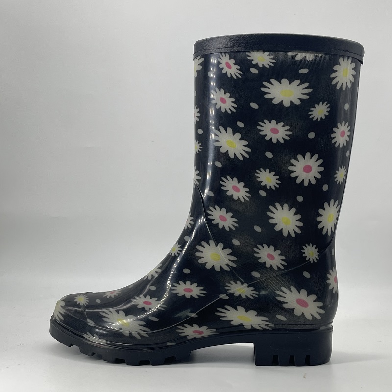Daisy Fresh Pattern Black Rain Boots