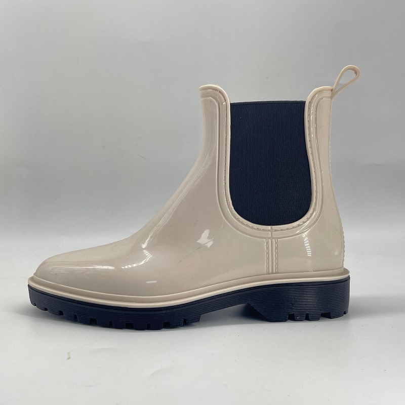 Minimalist beige short rain boots with elastic and leather style
